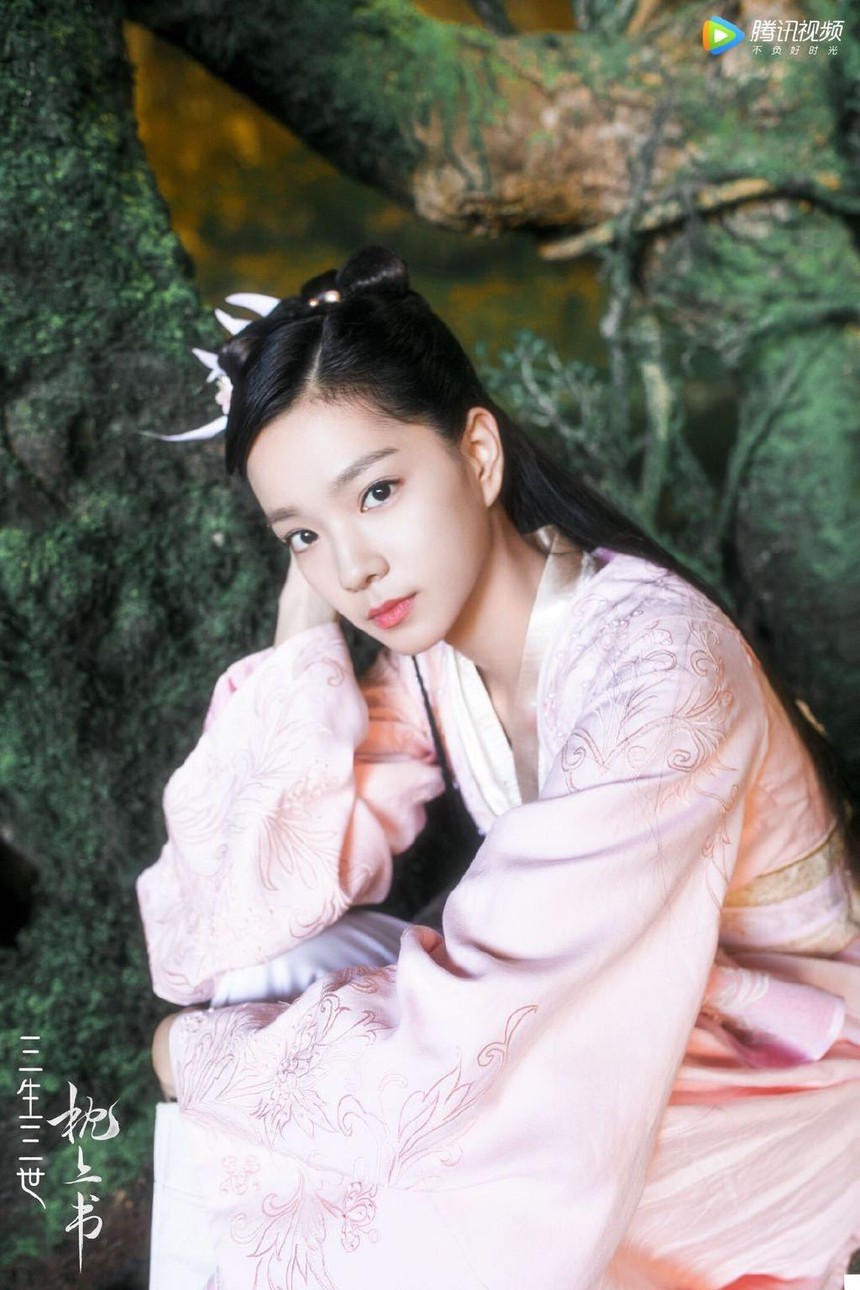 Mỹ nhân cổ trang bị chê 'nhìn như đàn ông' vì tạo hình dìm thảm, còn đâu nhan sắc được dự đoán kế thừa Địch Lệ Nhiệt Ba? - Ảnh 7.