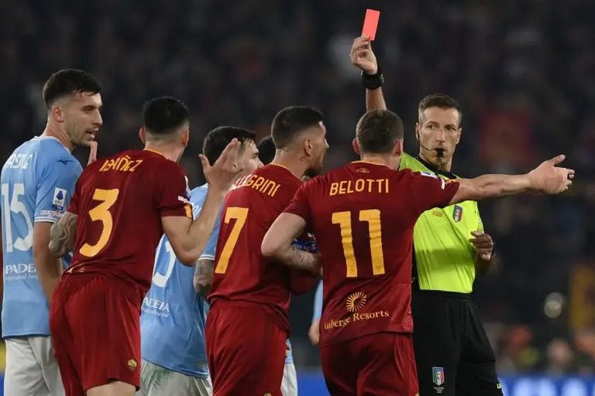Derby thủ đô, Lazio - Roma 1-0: Ác mộng Ibanez, Mourinho lâm nguy - Ảnh 1. Derby thủ đô, Lazio - Roma 1-0: Ác mộng Ibanez, Mourinho lâm nguy - Ảnh 1.