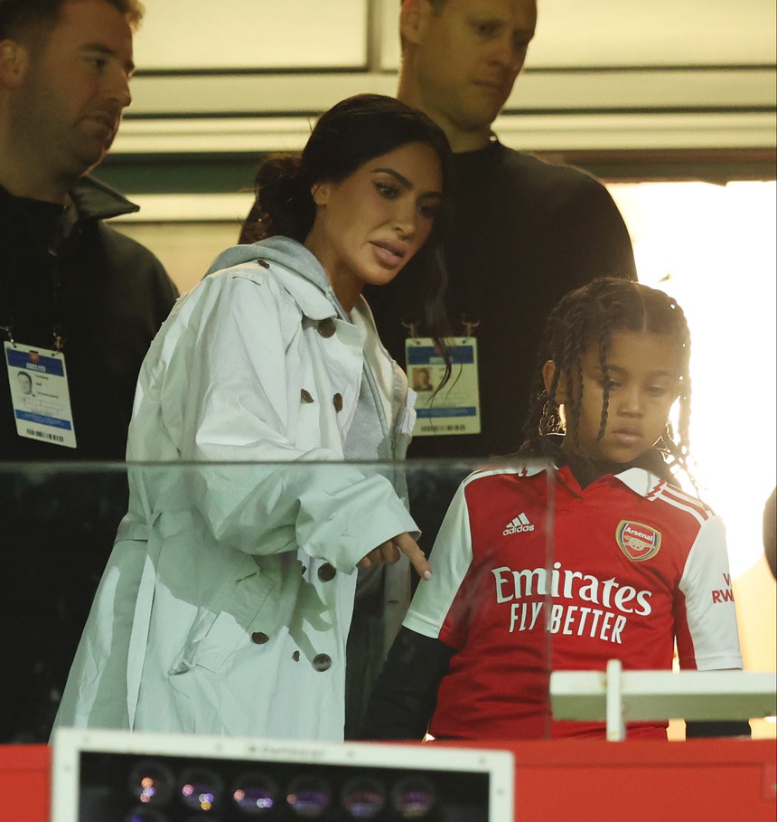 Dàn siêu mẫu, minh tinh Hollywood là fan của Arsenal - Ảnh 3. Dàn siêu mẫu, minh tinh Hollywood là fan của Arsenal - Ảnh 3.