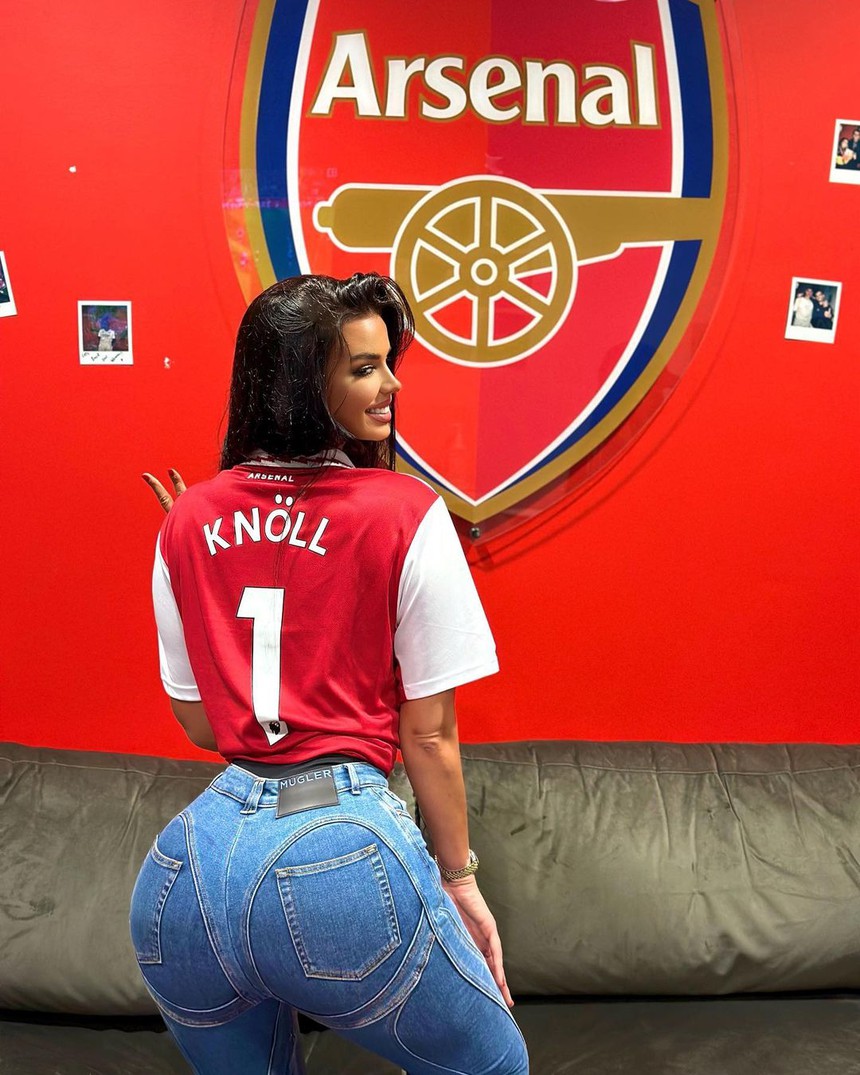 Dàn siêu mẫu, minh tinh Hollywood là fan của Arsenal - Ảnh 2. Dàn siêu mẫu, minh tinh Hollywood là fan của Arsenal - Ảnh 2.