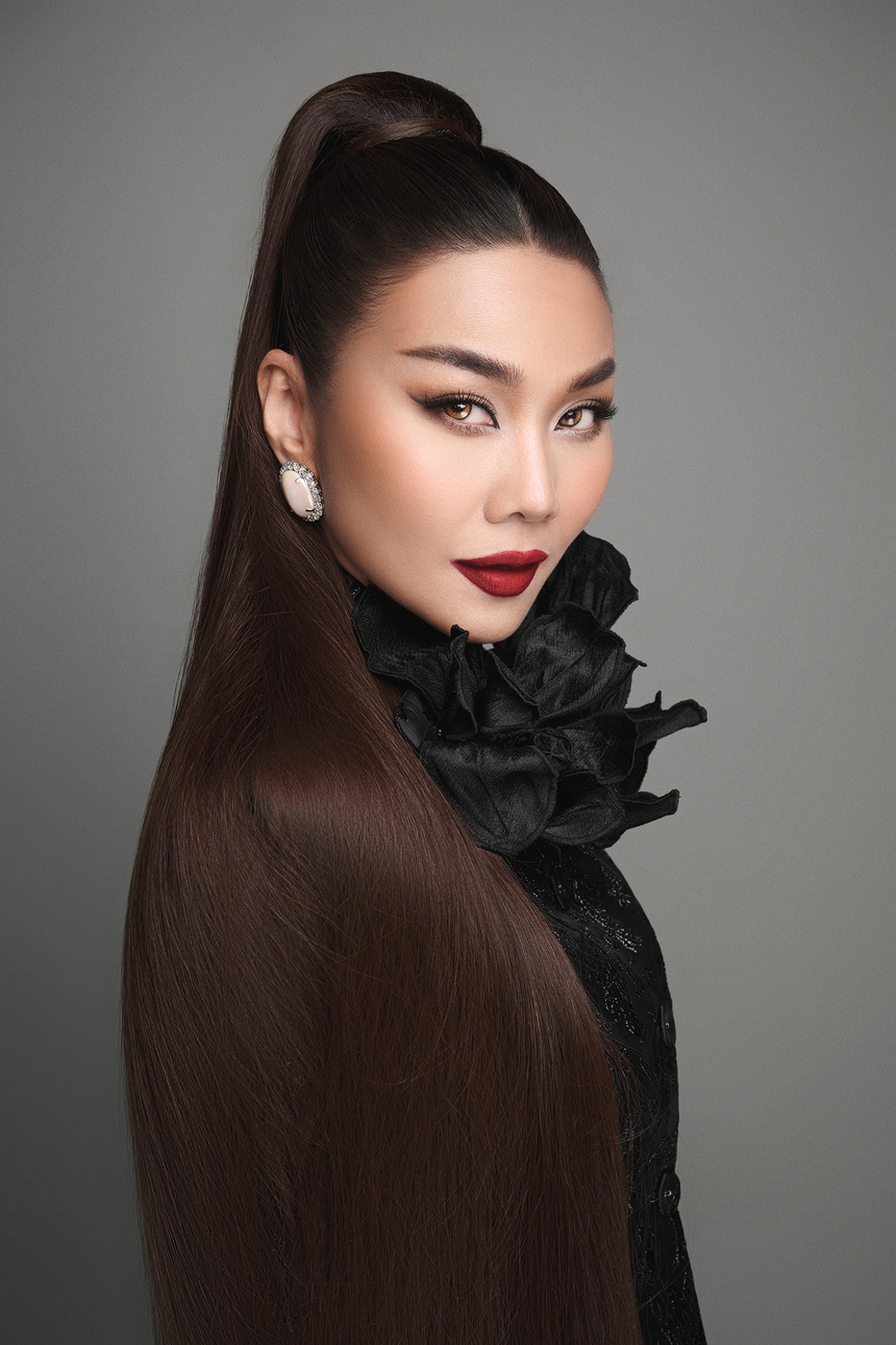 Thanh Hằng từ gợi cảm, trẻ trung đến sang trọng, thanh lịch trong loạt thiết kế mới của Đỗ Mạnh Cường - Ảnh 6.