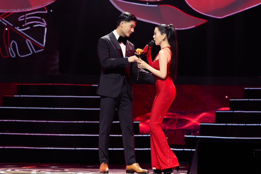 Lệ Quyên khoe ảnh 'giường chiếu' bên Lâm Bảo Châu, kệ ồn ào bị tố 'xấu tính' - Ảnh 2.