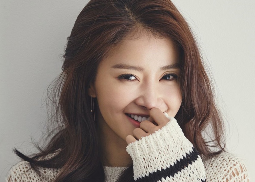 Top 5 sao nữ K-biz kết hôn với đại gia: Jun Ji Hyun chỉ đứng thứ 3! - Ảnh 1. Top 5 sao nữ K-biz kết hôn với đại gia: Jun Ji Hyun chỉ đứng thứ 3! - Ảnh 1.