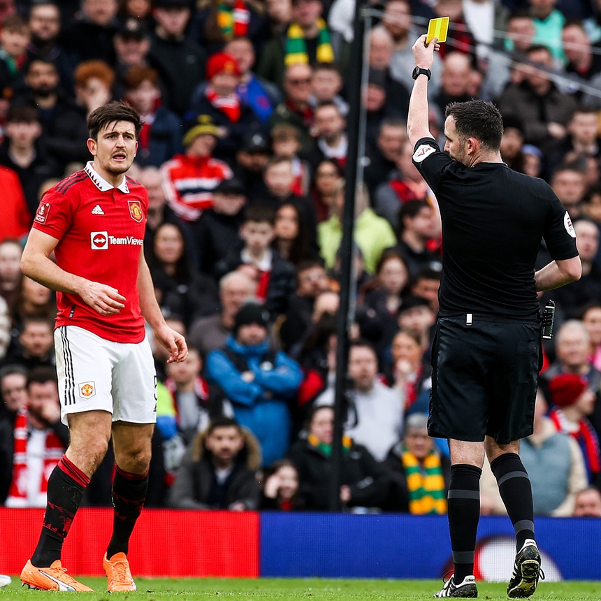 Tin bóng đá MU 20/3: MU thưởng lớn cho HLV Ten Hag, Maguire bị treo giò - Ảnh 3.