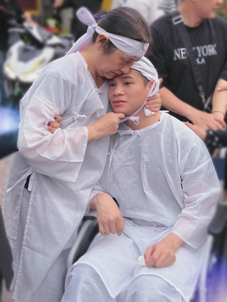 Hành trình kiên cường của Đàm Quang Phúc sau biến cố liệt nửa người: "Dù còn một bên não vẫn chiến đấu tới cùng" - Ảnh 2.