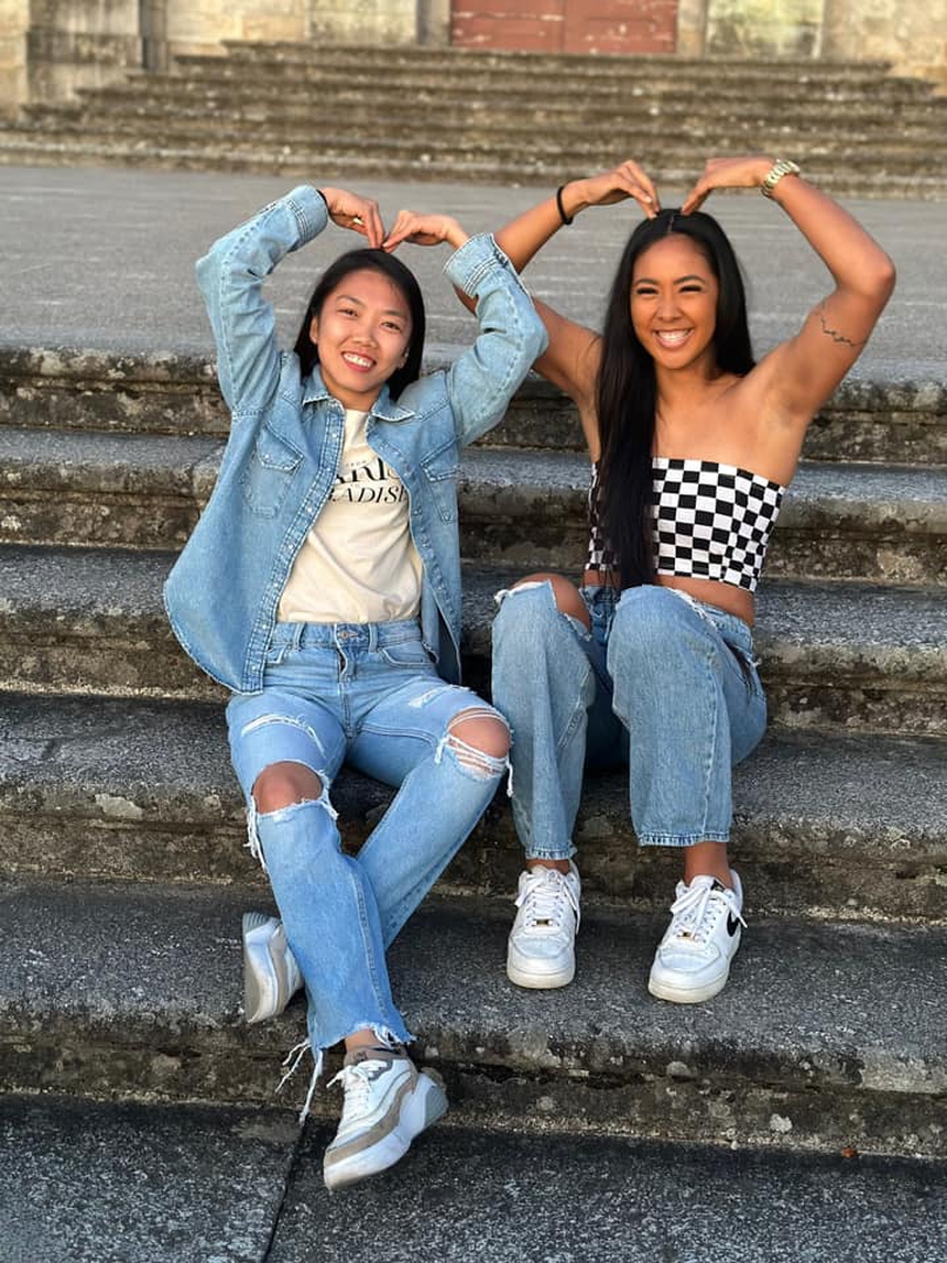 Bị đồng đội chê 'lúa' Huỳnh Như thay đổi phong cách, tự tin diện áo croptop, trang điểm khi đi dạo phố - Ảnh 3.