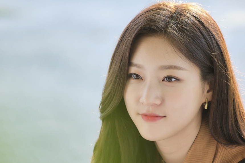 Hậu scandal, Kim Sae Ron bị phát hiện làm việc tại quán bar - Ảnh 2.