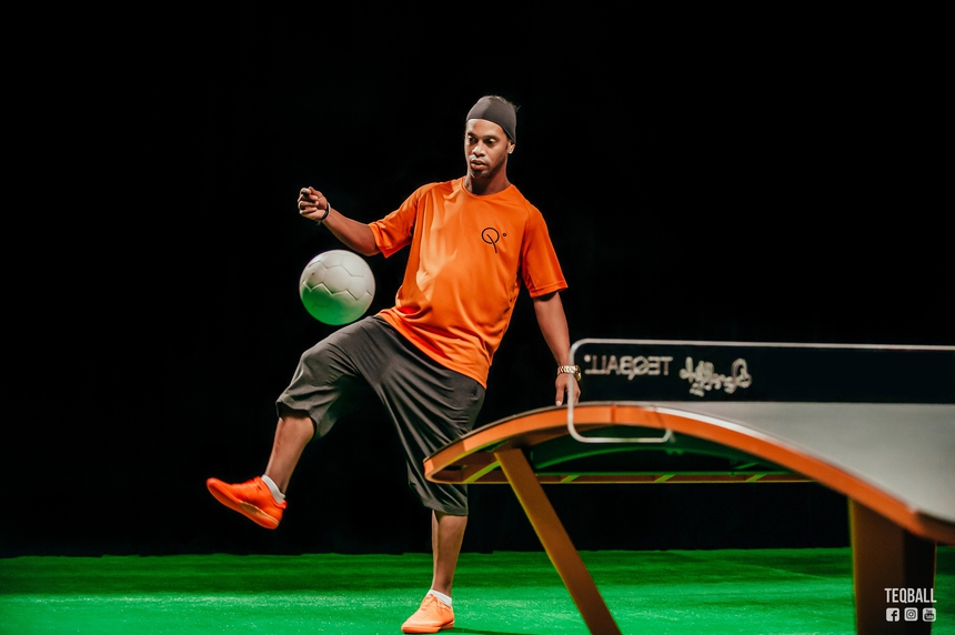 Teqball môn thể thao mới du nhập vào Việt Nam - Ảnh 1. Teqball môn thể thao mới du nhập vào Việt Nam - Ảnh 1.