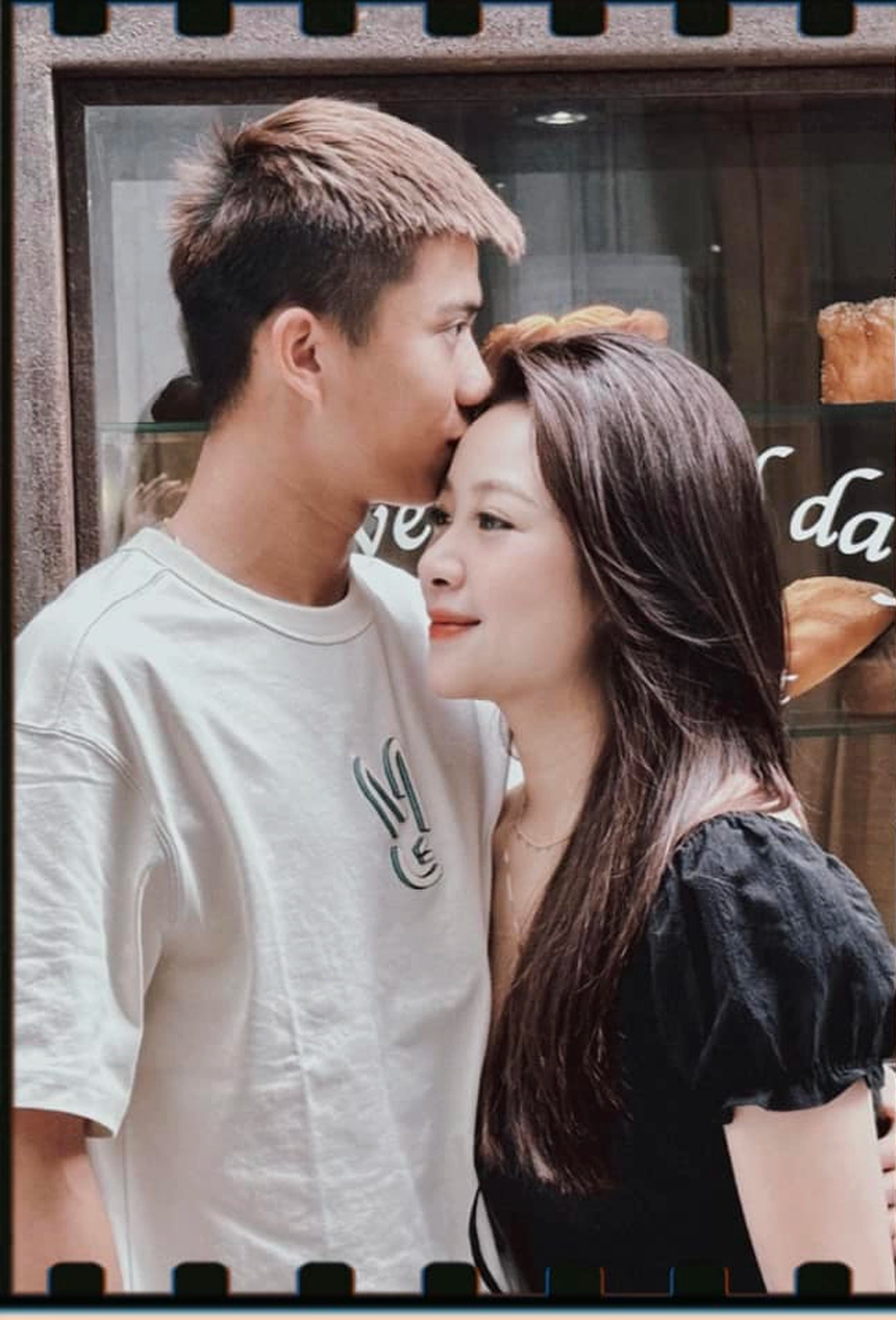 Văn Đức tung ảnh tình cảm bên vợ, hóa ra để 'chữa cháy' vì trót trêu nàng giống 'heo' - Ảnh 1.