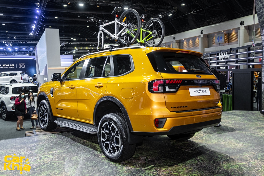 Ảnh thực tế Ford Everest Wildtrak sắp bán ở Việt Nam: 1,3 tỷ đồng đổi lấy full option, thêm 8 triệu để lấy màu như bán tải - Ảnh 7.