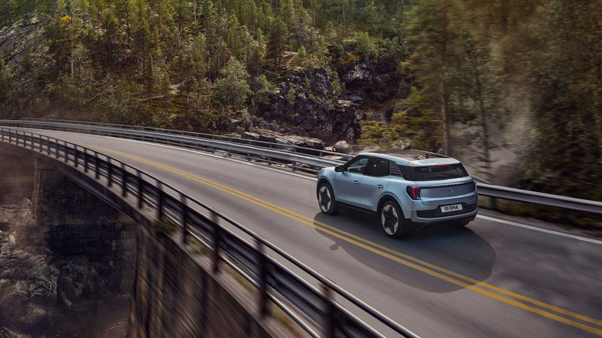 Ford Explorer thuần điện chính thức ra mắt - Ảnh 30.