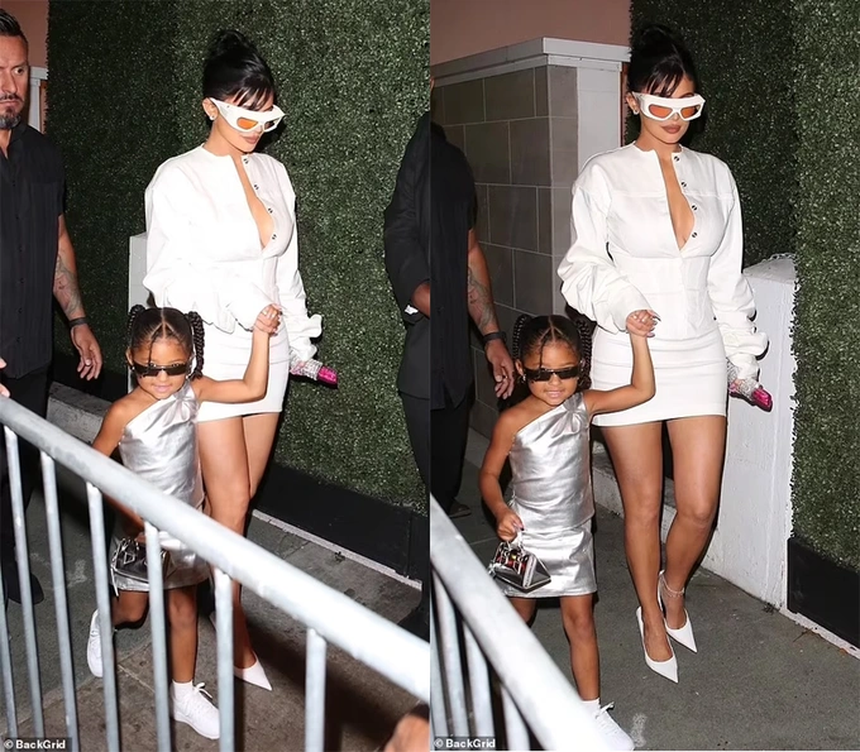 Món đồ xa xỉ sao Hollywood “đổ tiền” sắm cho con như cơm bữa: Nhóc tỳ nhà Cardi B cầm trên tay hơn 1 tỷ đồng chứng minh cuộc sống “rich kid” - Ảnh 3.