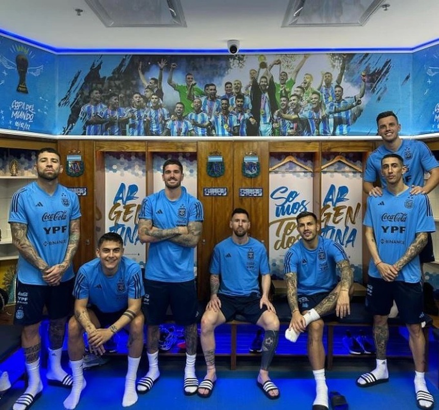 Messi thể hiện phong thái 'nhà vua', tâm trạng tại Argentina khác hoàn toàn so với tại PSG - Ảnh 2. Messi thể hiện phong thái 'nhà vua', tâm trạng tại Argentina khác hoàn toàn so với tại PSG - Ảnh 2.