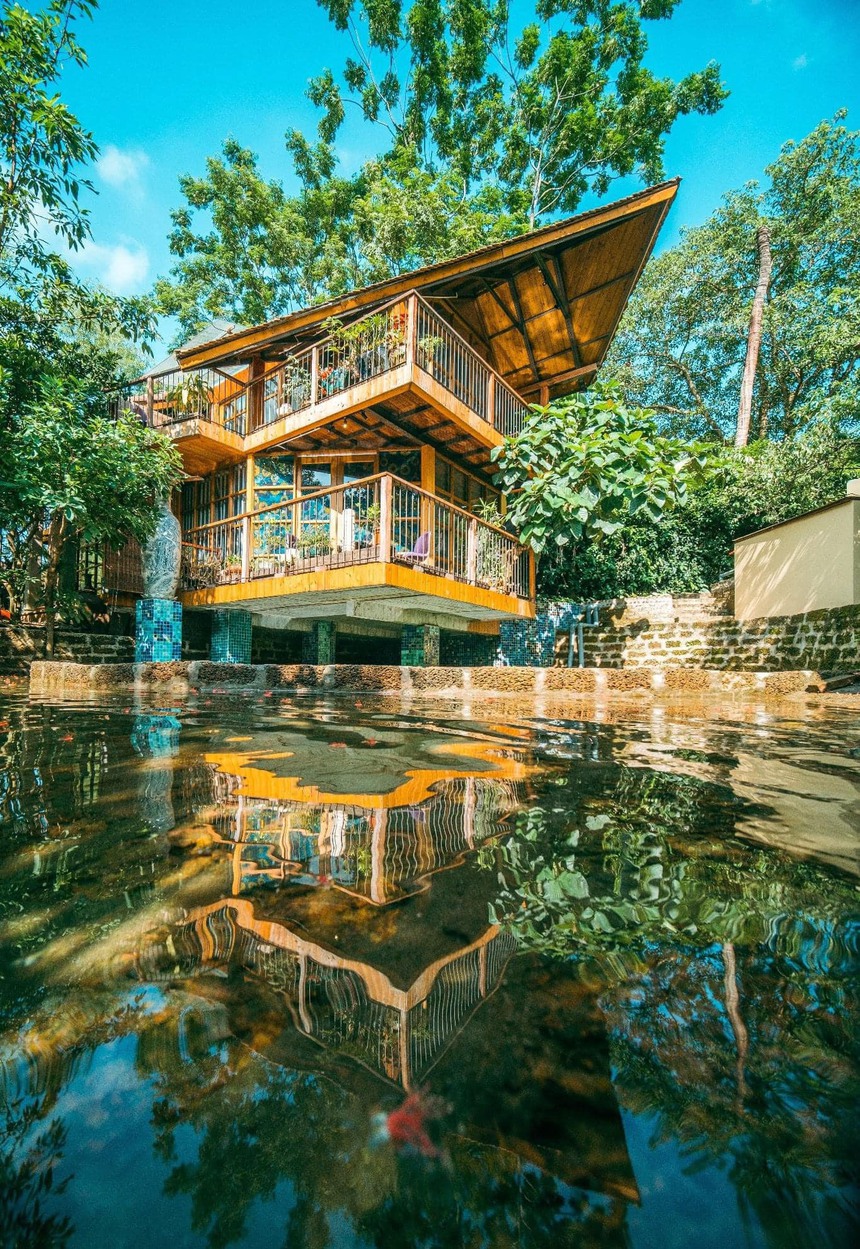 Người đàn ông “biến” mảnh đất 10.000m2 thành nhà vườn đậm chất cổ xưa: Đại gia đình quây quần, có cả không gian cho vợ cũ - Ảnh 8. Người đàn ông “biến” mảnh đất 10.000m2 thành nhà vườn đậm chất cổ xưa: Đại gia đình quây quần, có cả không gian cho vợ cũ - Ảnh 8.