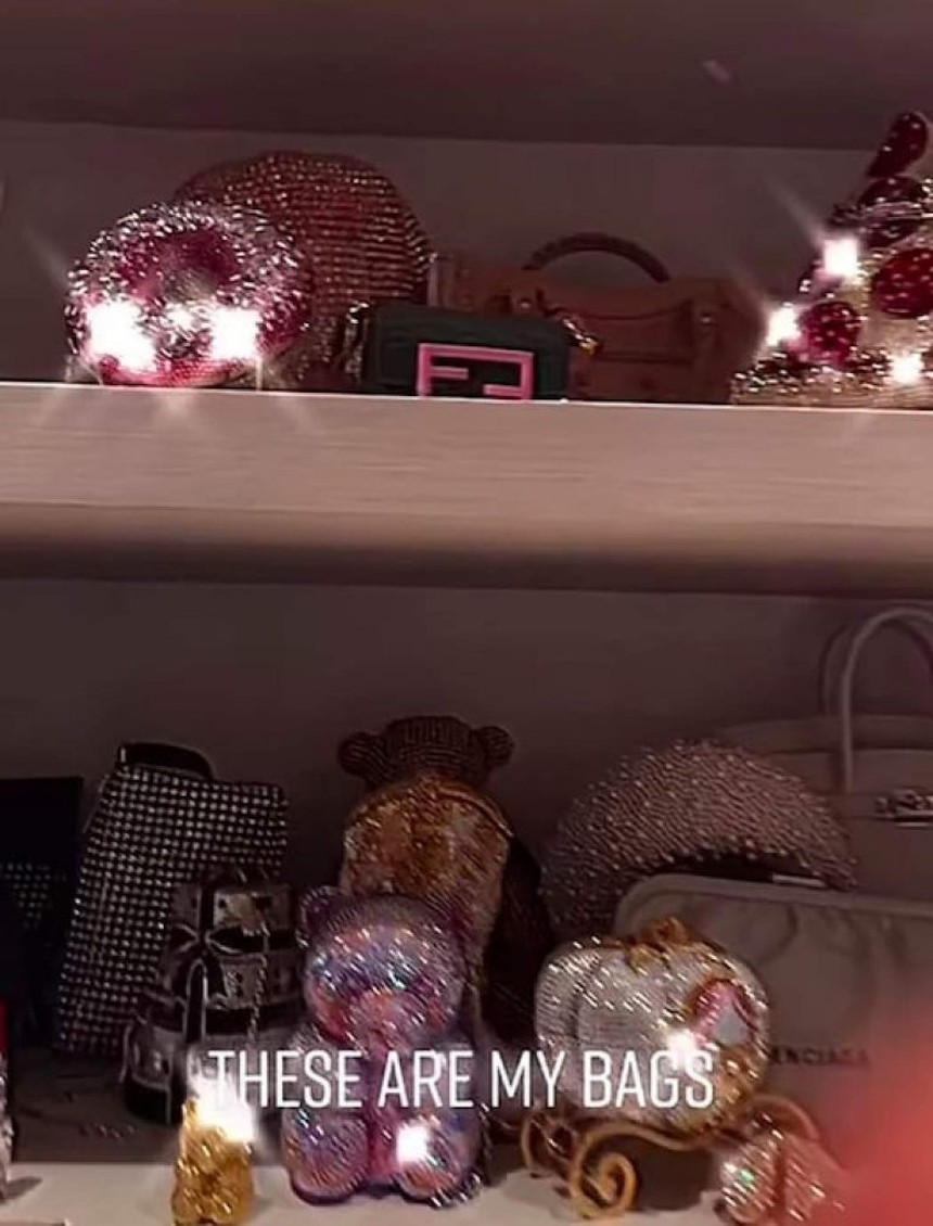 Món đồ xa xỉ sao Hollywood “đổ tiền” sắm cho con như cơm bữa: Nhóc tỳ nhà Cardi B cầm trên tay hơn 1 tỷ đồng chứng minh cuộc sống “rich kid” - Ảnh 6.