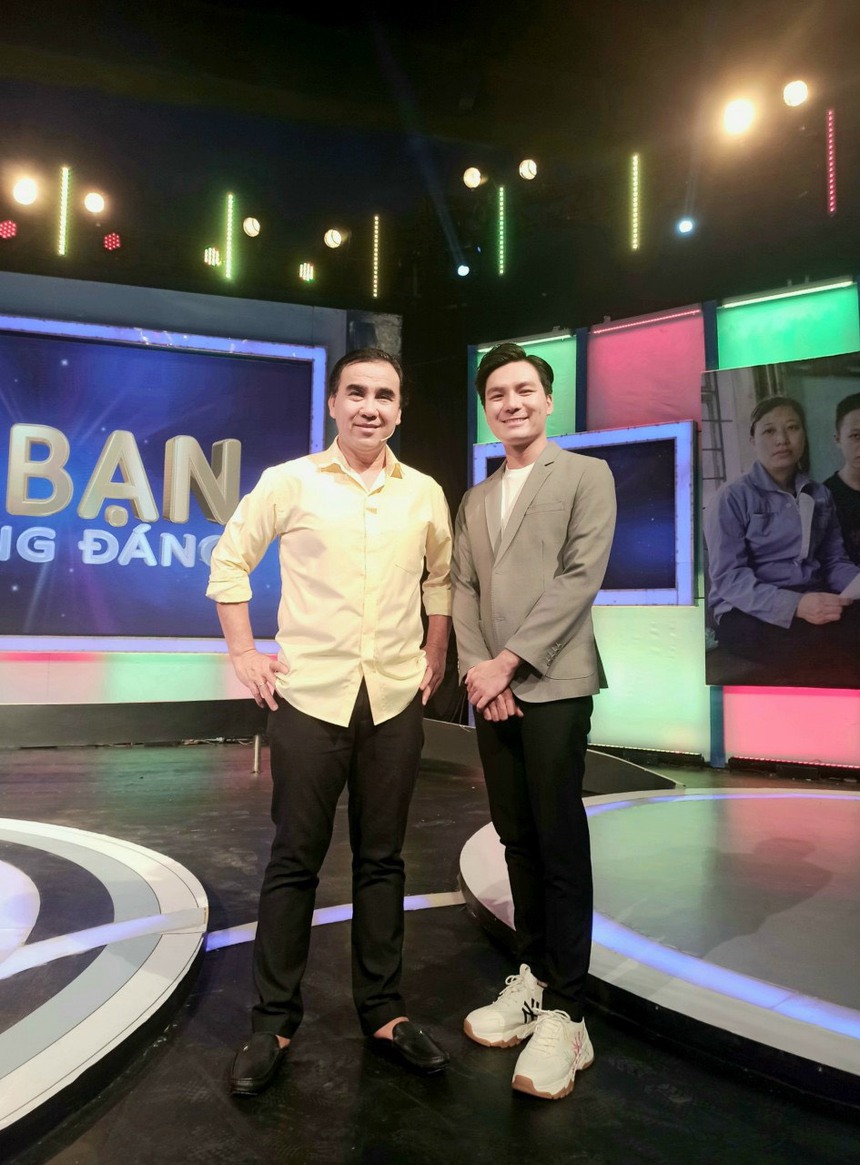 MC Quốc Trí: Tôi may mắn khi được làm cả MC lẫn tiếp viên hàng không cùng lúc - Ảnh 1.