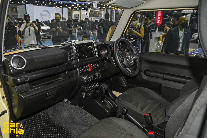 Tôi sờ tận tay Suzuki Jimny để hiểu sao dân chơi Việt cuồng 'tiểu Mẹc G' dù giá khó dưới 800 triệu: Nhiều chi tiết bất ngờ hơn trên ảnh - Ảnh 12.