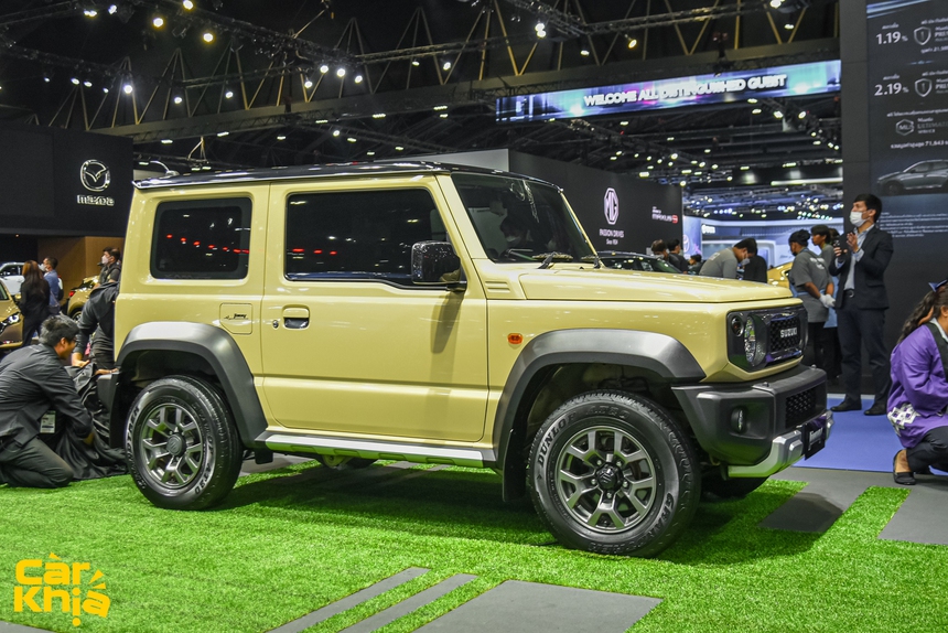 Tôi sờ tận tay Suzuki Jimny để hiểu sao dân chơi Việt cuồng 'tiểu Mẹc G' dù giá khó dưới 800 triệu: Nhiều chi tiết bất ngờ hơn trên ảnh - Ảnh 3.