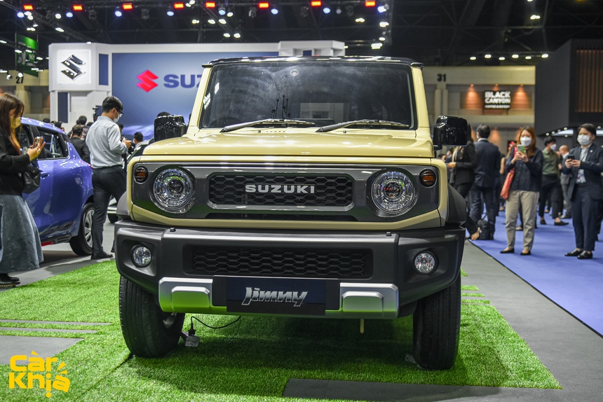 Tôi sờ tận tay Suzuki Jimny để hiểu sao dân chơi Việt cuồng 'tiểu Mẹc G' dù giá khó dưới 800 triệu: Nhiều chi tiết bất ngờ hơn trên ảnh - Ảnh 4.