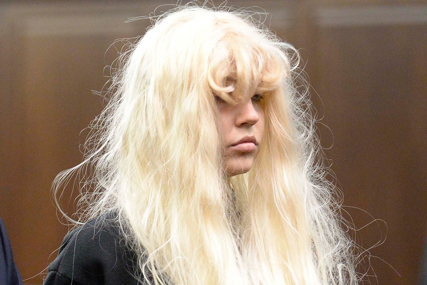 'Thiên thần tuổi teen' một thời bị tạm giữ vì khỏa thân lang thang trên đường - Ảnh 3. 'Thiên thần tuổi teen' một thời bị tạm giữ vì khỏa thân lang thang trên đường - Ảnh 3.