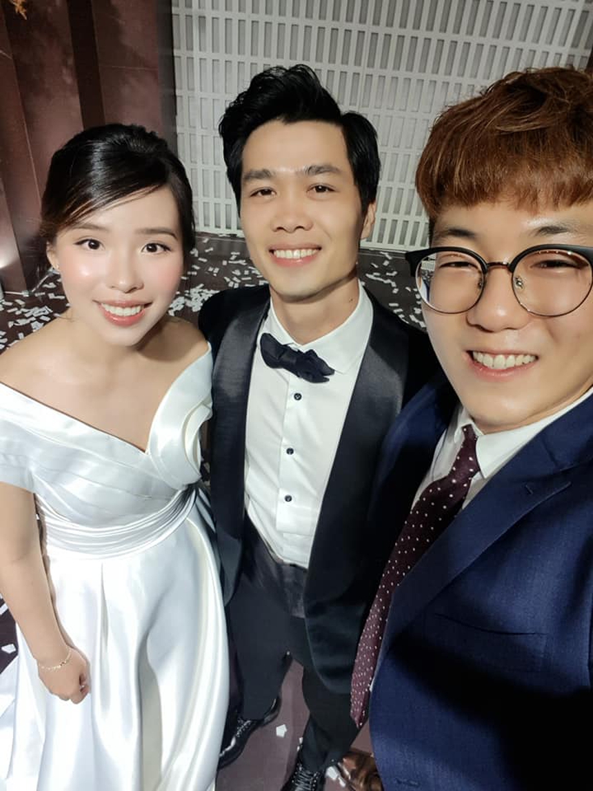 Trợ lý điển trai thân thiết với Công Phượng, từng khóc nức nở vì thua ở V.League làm phiên dịch ở ĐT Hàn Quốc - Ảnh 2.