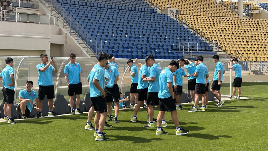 Sân đấu của U23 Việt Nam đẹp long lanh, người hâm mộ thốt lên 'chỉ biết ước' - Ảnh 2. Sân đấu của U23 Việt Nam đẹp long lanh, người hâm mộ thốt lên 'chỉ biết ước' - Ảnh 2.