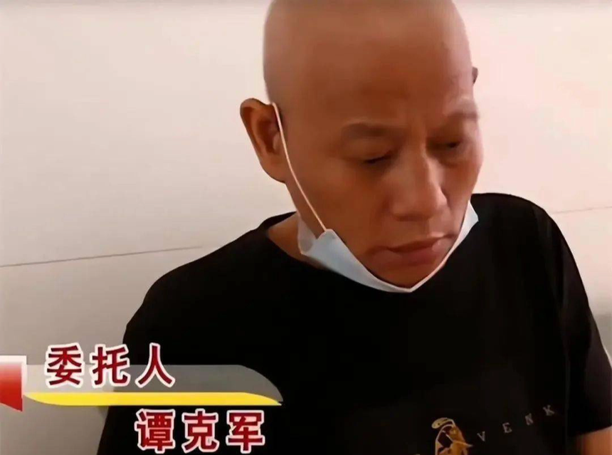 Người đàn ông hiến thận cứu vợ trở thành tấm gương ông chồng kiểu mẫu, đến nay gia đình mới tá hỏa khi phát hiện lời nói dối suốt bao năm - Ảnh 1.