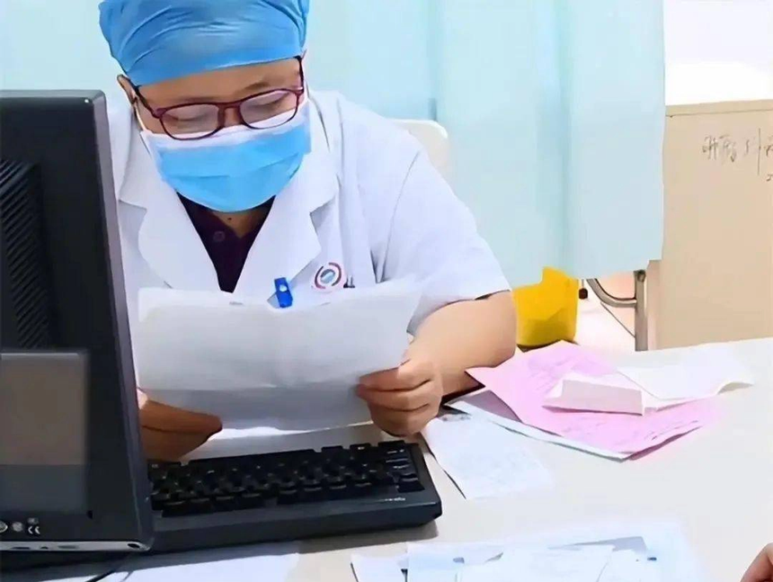 Người đàn ông hiến thận cứu vợ trở thành tấm gương ông chồng kiểu mẫu, đến nay gia đình mới tá hỏa khi phát hiện lời nói dối suốt bao năm - Ảnh 4.