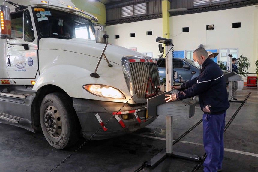 Chính thức miễn đăng kiểm lần đầu với ô tô mới, giãn chu kỳ kiểm định xe - Ảnh 2.