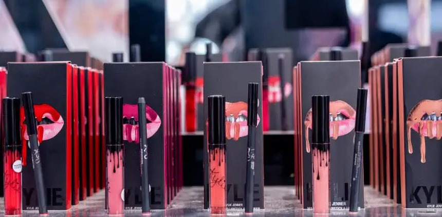 Kylie Jenner giới thiệu dòng mascara mới sau khi đã kiếm được 1 tỷ USD từ các sản phẩm về môi - Ảnh 9. Kylie Jenner giới thiệu dòng mascara mới sau khi đã kiếm được 1 tỷ USD từ các sản phẩm về môi - Ảnh 9.