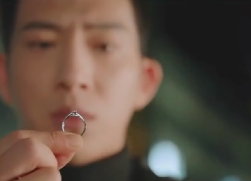 'Quy Lộ': Hé lộ cảnh hôn môi trao nhẫn của Đàm Tùng Vận - Tỉnh Bách Nhiên, tình thế này bảo sao không gây sốt - Ảnh 5.