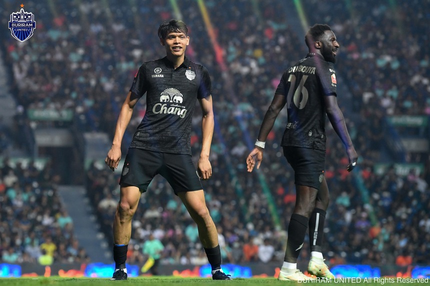 Tuyển thủ Thái Lan từng đấm Đình Trọng "lên đời" và bài học cho bóng đá Việt Nam - Ảnh 2.