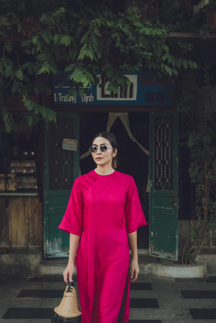 Khí chất hào môn của những phụ nữ trong gia tộc Johnathan Hạnh Nguyễn - Ảnh 12.