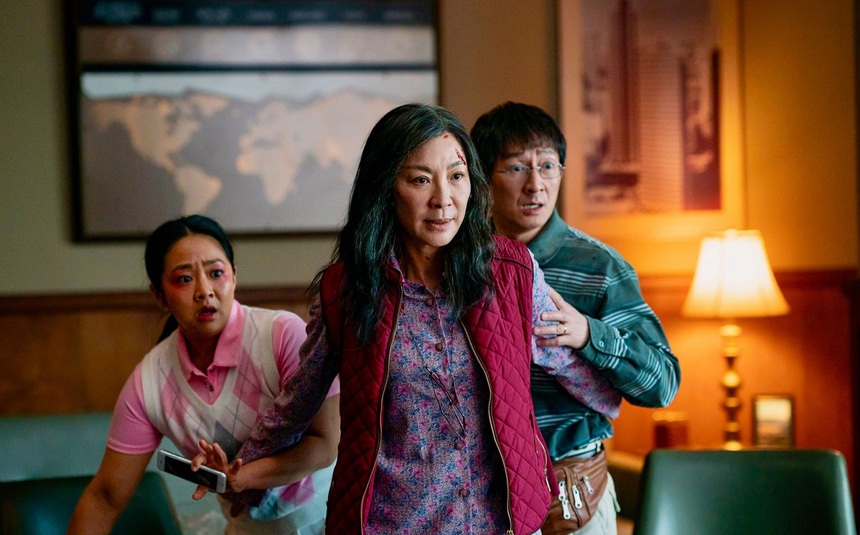 Vì sao 'bộ phim Oscar bất thường đến phi thường' của Dương Tử Quỳnh lại khiến giới trẻ rơi nước mắt, người lớn thấy khó hiểu? - Ảnh 5.