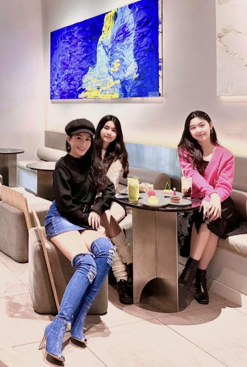 Con gái Quyền Linh mới 17 tuổi được ví như hoa hậu tương lai, "ẵm" loạt giải thưởng: Công lao lớn nhất không về tay “MC quốc dân” mà là nhờ người này - Ảnh 3.