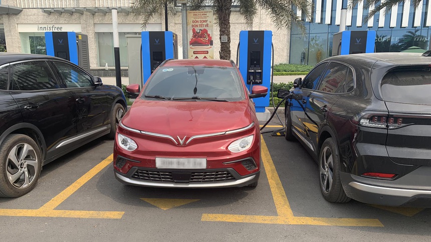 Tôi update phần mềm VinFast VF e34 thấy đi xa ngoài sức tưởng tượng: Quá phê cho dân chạy dịch vụ - Ảnh 3. Tôi update phần mềm VinFast VF e34 thấy đi xa ngoài sức tưởng tượng: Quá phê cho dân chạy dịch vụ - Ảnh 3.