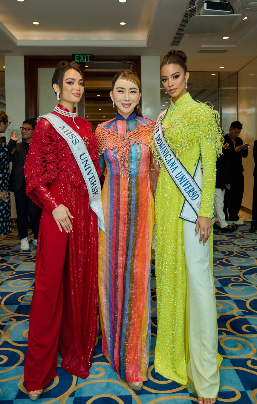 Mỹ nhân Thái Lan thuộc đoàn Miss Grand gây tranh cãi khi mặc áo dài xuyên thấu, hở vòng 1 đến Việt Nam - Ảnh 9.