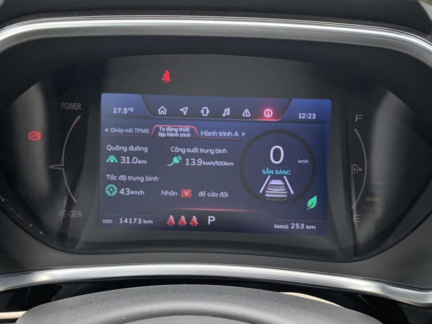 Tôi update phần mềm VinFast VF e34 thấy đi xa ngoài sức tưởng tượng: Quá phê cho dân chạy dịch vụ - Ảnh 2. Tôi update phần mềm VinFast VF e34 thấy đi xa ngoài sức tưởng tượng: Quá phê cho dân chạy dịch vụ - Ảnh 2.