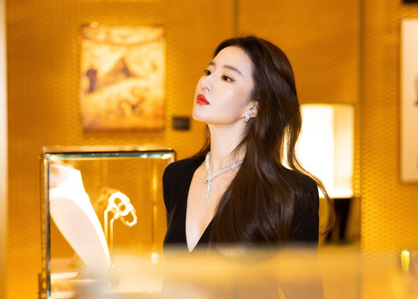 Loạt thị phi làm ‘sứt mẻ’ hình tượng hoàn hảo của Lưu Diệc Phi - Ảnh 1.