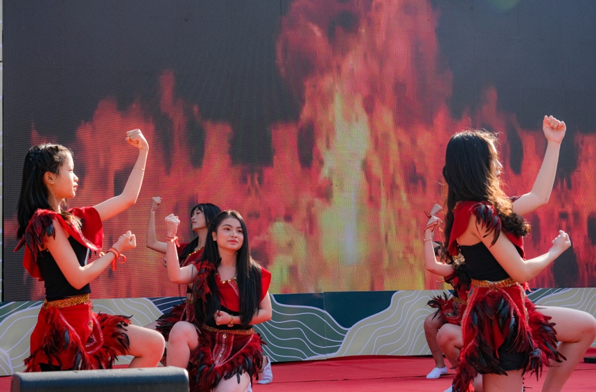 'Gương mặt đại ngàn' - Mùa Lễ hội Tây Nguyên 2023 - Ảnh 13.