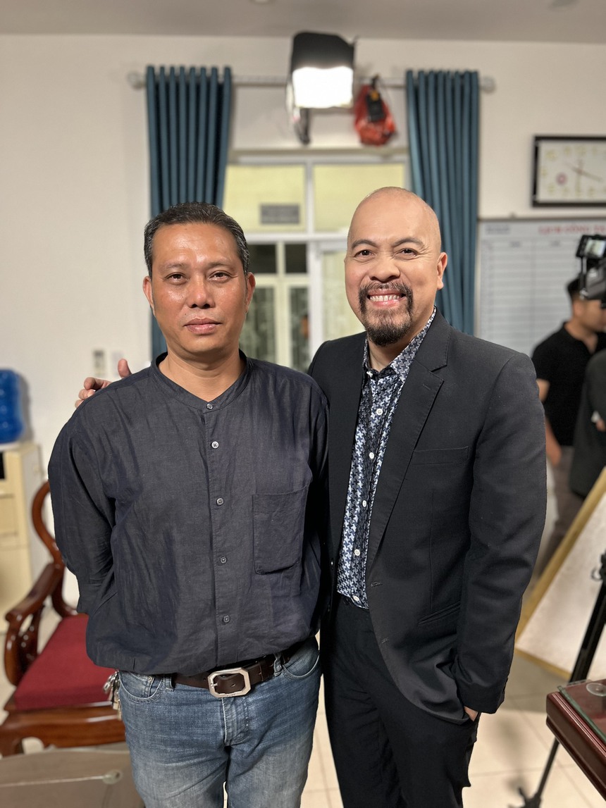 (Bài chị Hằng biên tập) Nhà thiết kế Đức Hùng: Thoát vai giang hồ, lần đầu hoá thân hình tượng mới trong ‘Dưới bóng cây hạnh phúc’ - Ảnh 10. (Bài chị Hằng biên tập) Nhà thiết kế Đức Hùng: Thoát vai giang hồ, lần đầu hoá thân hình tượng mới trong ‘Dưới bóng cây hạnh phúc’ - Ảnh 10.