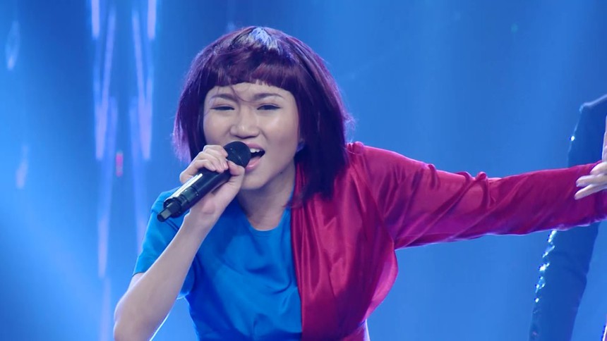 Nữ ca sĩ từng bị chê 'xấu quá là không có tương lai': Lột xác ngoạn mục, có cú ngã 'để đời' ở lễ trao giải nước bạn - Ảnh 5.