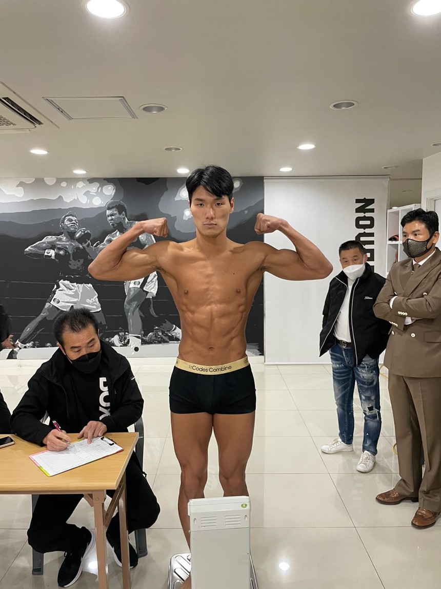 Thách thức thể lực với Trương Đình Hoàng trước Baek Dae Hyun trong trận bảo vệ đai châu Á - Ảnh 1.