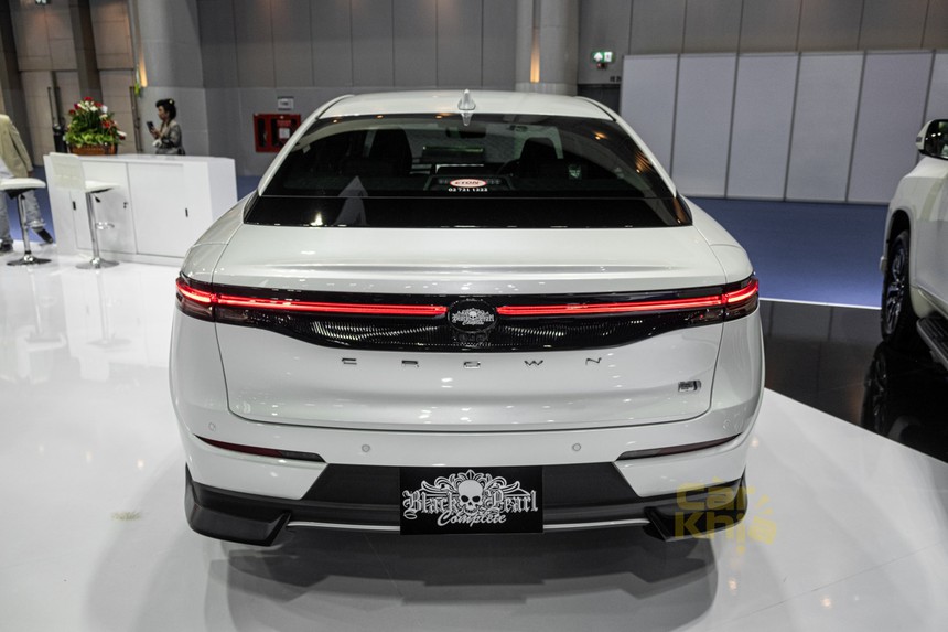 Tôi thử làm Chủ tịch trên Toyota Crown giá hơn 2,3 tỷ đồng nhưng đã vỡ mộng: Có điểm chưa bằng Camry - Ảnh 11.