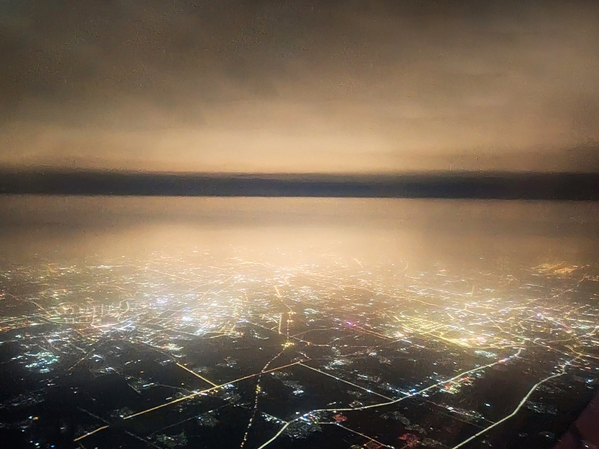 Bão cát vàng tấn công Trung Quốc: Người dân xoay sở đủ cách nhưng vẫn bị cát bám dính lên mặt - Ảnh 6. Bão cát vàng tấn công Trung Quốc: Người dân xoay sở đủ cách nhưng vẫn bị cát bám dính lên mặt - Ảnh 6.