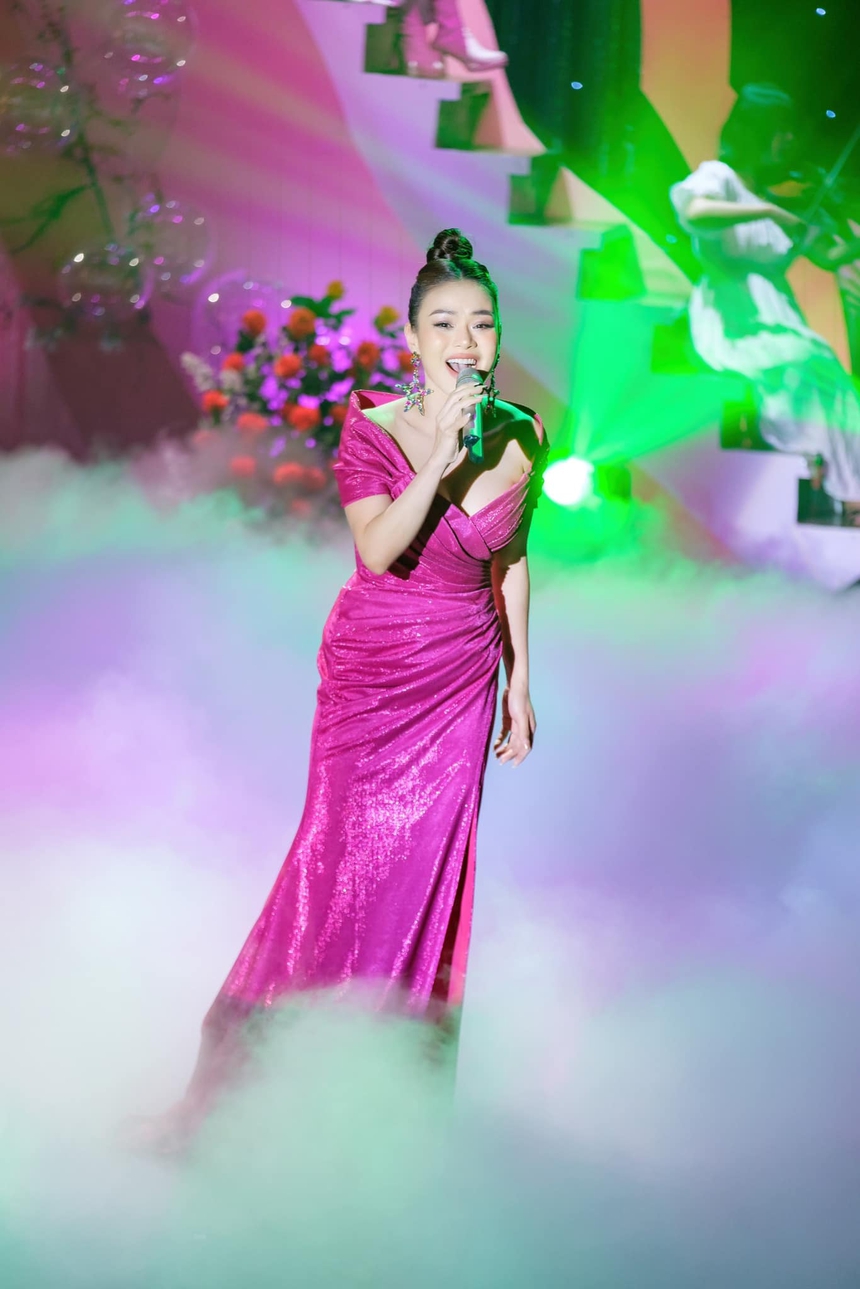 2 nữ ca sĩ từng là VĐV võ thuật: Người lấy chồng chuyển giới, người chồng xấu xí vẫn yêu hết mực - Ảnh 4.