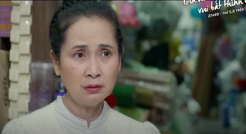 'Gia đình mình vui bất thình lình' tập 6: Cả nhà xáo trộn trước thềm đám cưới cậu út - Ảnh 3. 'Gia đình mình vui bất thình lình' tập 6: Cả nhà xáo trộn trước thềm đám cưới cậu út - Ảnh 3.