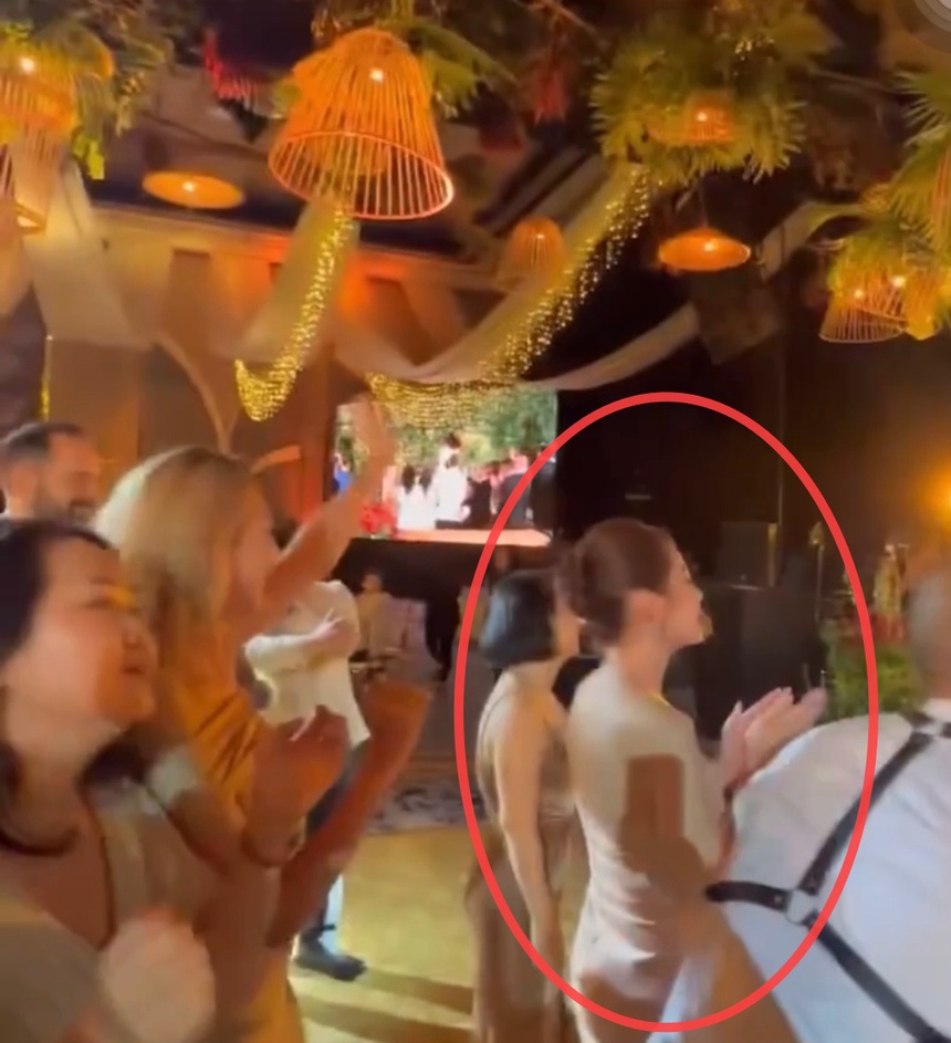 Chi Pu bắt được hoa cưới của phu nhân hào môn Linh Rin?  - Ảnh 4.