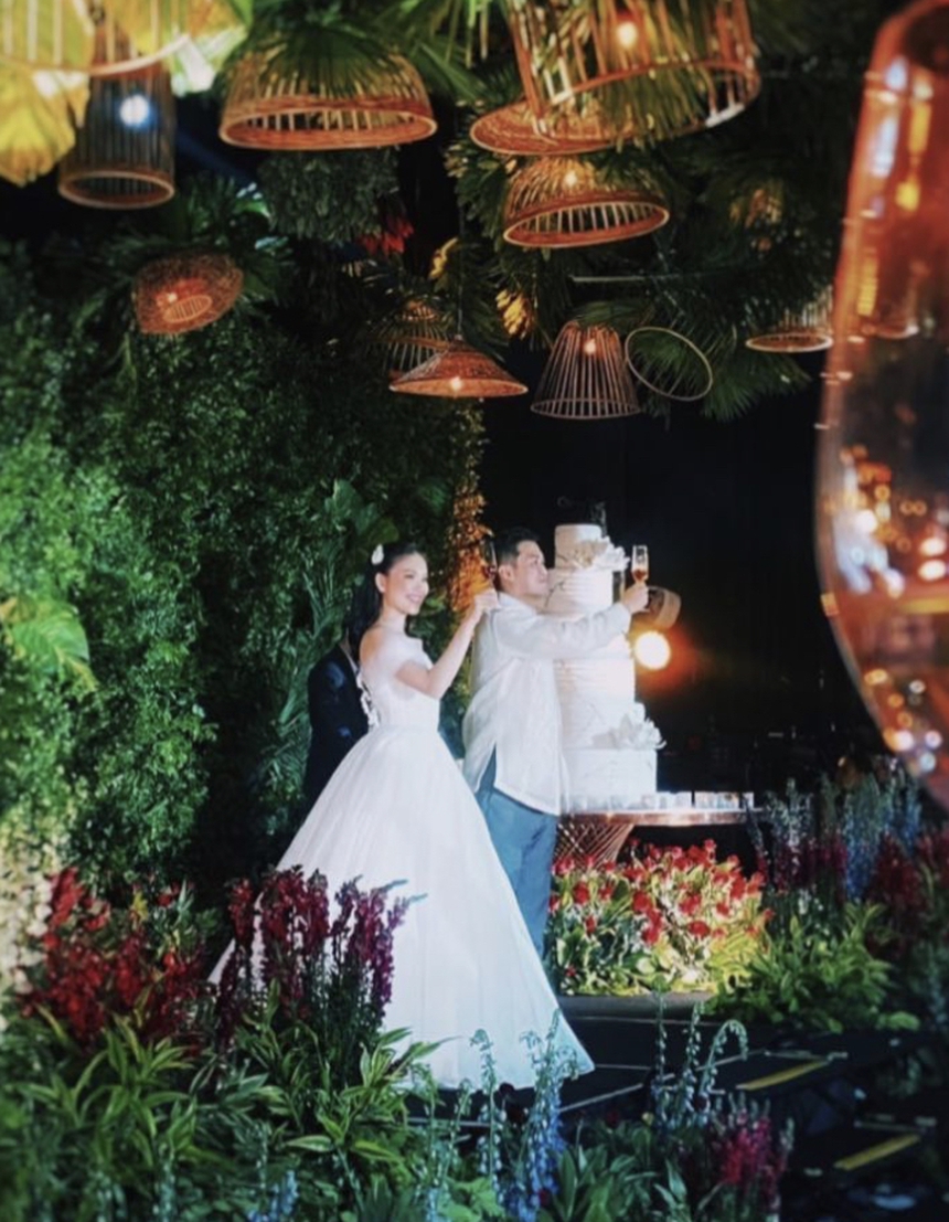 Toàn cảnh đám cưới Linh Rin - Phillip Nguyễn: Cô dâu chú rể phát 'cẩu lương', Chi Pu - Hà Tăng cùng dàn mỹ nhân đọ sắc cam thường nhưng 1 khách mời gặp sự cố  - Ảnh 18.