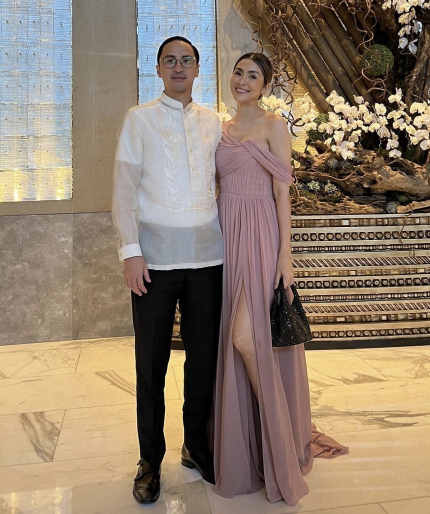 Toàn cảnh đám cưới Linh Rin - Phillip Nguyễn: Cô dâu chú rể phát 'cẩu lương', Chi Pu - Hà Tăng cùng dàn mỹ nhân đọ sắc cam thường nhưng 1 khách mời gặp sự cố  - Ảnh 26.